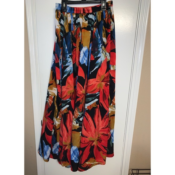 Dresses & Skirts - Long Flowing Skirt - Size Medium